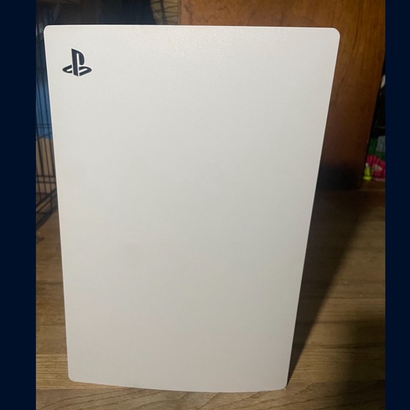 Ps5 console - Picture 2 of 2